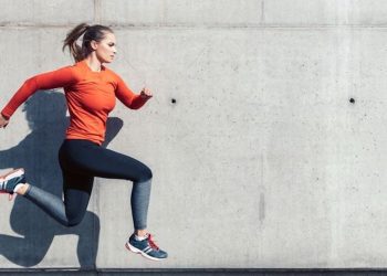 Femke Bol bezig aan een serieuze voorbereiding op sportzomer