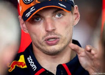 Verstappen weigert zijn manier van communiceren te veranderen na harde kritiek