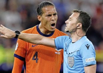 Van Eredivisie tot WK: dit verdient een toparbiter per wedstrijd