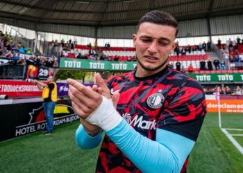 Bizarre wending: Justin Bijlow blijft toch bij Feyenoord