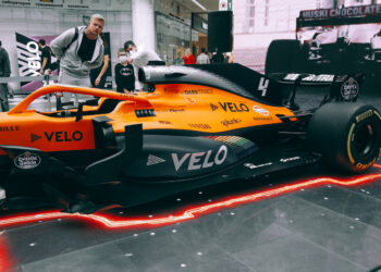 BREAKING: FIA vind McLaren-bolide illegaal en geeft Red Bull gelijk