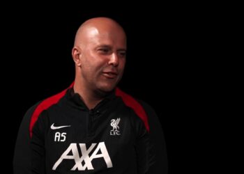 Arne Slot laat zich horen over ontslag Erik ten Hag