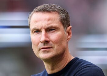 Feyenoord trainer Brian Priske wordt helemaal afgebrand: ‘Schandalig!’