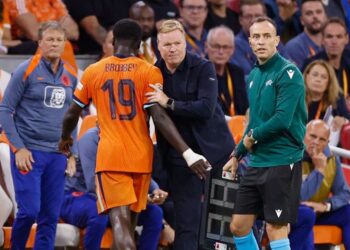 Bondscoach Koeman vertelt hoe hij echt denkt over spits Brian Brobbey