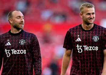 Ajax blijft actief bezig met terugkeer oud publiekslieveling, Kroes moet opschieten