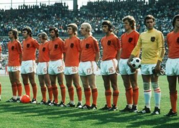 Nederlandse voetbal legende plotseling overleden op 73-jarige leeftijd