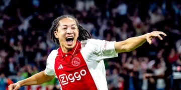 Ajax talent Fitz-Jim in het lijstje van Europese topclub