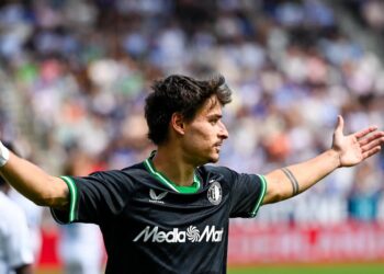 Feyenoord-linksback Hugo Bueno in de belangstelling van Barcelona