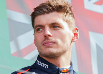 ‘Verstappen vertrekt in 2026 naar Mercedes’