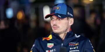 FIA past regel aan om Max Verstappen af te remmen, Red-Bull coureur reageert