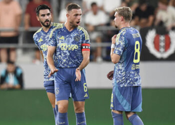 ‘Ajax laat belangrijke middenvelder voor 36 miljoen gaan’