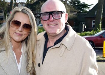 Privéleven René van der Gijp onder vuur: huwelijksproblemen met Minouche blijven onderwerp van speculatie