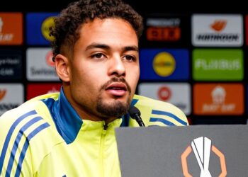 Ajax moet vol voor terugkeer oud-ajacied gaan na harde woorden van Rensch