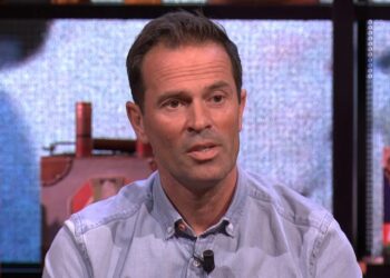 VI-gezicht Bas Nijhuis keert terug op tv: reageert zijn ex-minnares opnieuw?