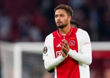 ‘Devyne Rensch speelt deze week zijn laatste wedstrijd voor Ajax na nieuws uit Duitsland!’