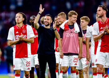 Ajax maakt gigantisch verlies op speler na acties Farioli