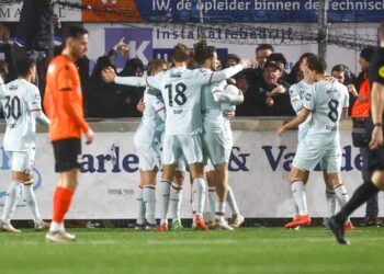 FC Twente ontsnapt aan stunt van Katwijk en boekt moeizame bekerzege