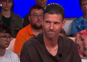 Michiel Kramer haalt keihard uit naar Ajax en Farioli: ‘Dit is verschrikkelijk, dit is niet normaal’