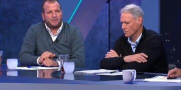 Rafael van der Vaart maakt van Marco van Basten helemaal af: ‘Je bent een terugstelling’