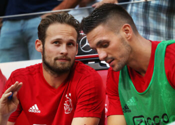 Ajax gaat voor dubbelslag en haalt twee clubiconen terug