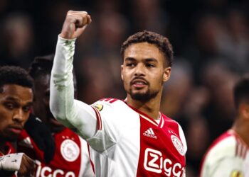 ‘Rensch is akkoord met AS Roma en wacht op groen licht van Ajax’