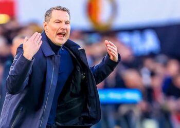 Feyenoord neemt afscheid van trainer Brian Priske ondanks indrukwekkende zege