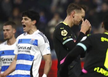 PSV onderuit in Zwolle na dramatische wedstrijd