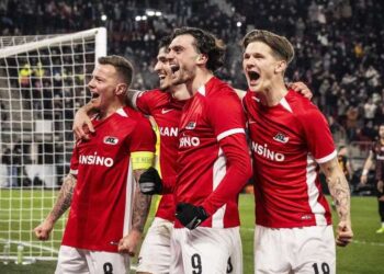 AZ imponeert tegen Galatasaray en zet grote stap richting achtste finale Europa League