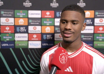 Ongelukkige verspreking van Jorrel Hato zorgt voor hilariteit bij Vandaag Inside