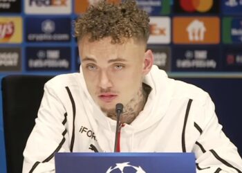 Noa Lang lucht zijn hart over PSV: ‘Ik mag het eigenlijk niet zeggen, maar…’