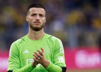 Diant Ramaj verlaat Ajax per direct voor Borussia Dortmund en ajax heeft vervanger al in vizier