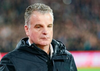 Verrassende ontwikkeling in Rotterdam: “Te kloese legt functie per direct neer bij Feyenoord”