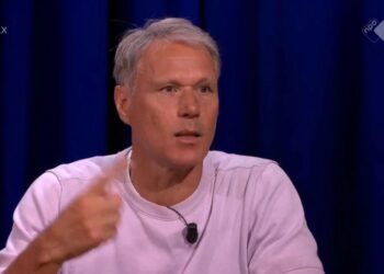 Marco van Basten haalt keihard uit naar Farioli: ‘Als Ajax-coach Farioli dit bij mij zou doen, zou ik zeggen: ik ga weg of jij gaat weg’