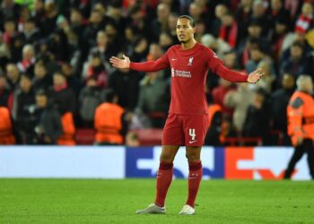 Van Dijk ligt onder vuur na incident met Richarlison
