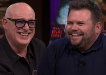 De VI-tafel komt niet meer bij van het lachen na een ordinaire uitspraak