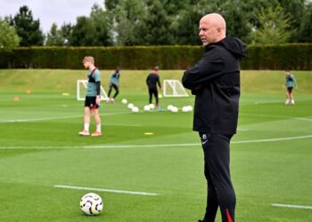 Arne Slot ziet twee sterspelers plots ‘vechten’ op Liverpool-training maar grijpt niet in