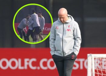 Arne Slot ziet twee sterspelers plots ‘vechten’ op Liverpool-training maar grijpt niet in