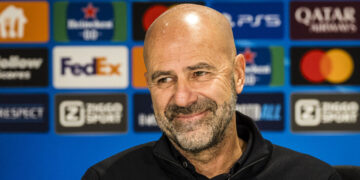 Peter Bosz komt met geweldig nieuws over PSV vlak voor duel met Ajax