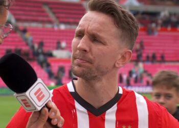 De Jong gooit de handdoek in de ring: ‘Kampioenschap is nu wel klaar!’