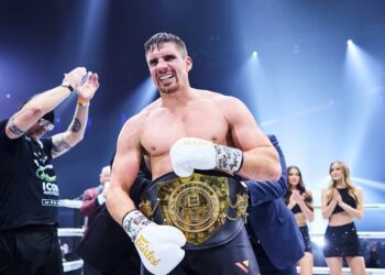 Rico Verhoeven ontloopt zijn grootste tegenstander