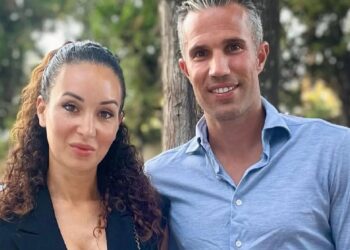 Dit is de sterke vrouw van Robin van Persie: “Ze is bloedmooi”