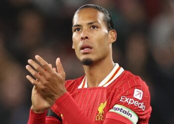 Virgil van Dijk maakt duidelijke keuze over zijn toekomst bij Liverpool