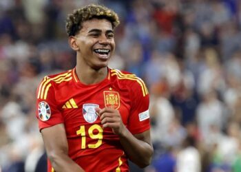 Toptalent Lamine Yamal slaat terug naar Van der Vaart na kritiek op gedrag