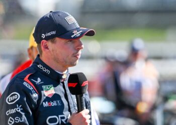 Van der Gijp doet bizarre uitspraak over brutale Max Verstappen