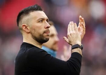 Schokkend nieuws bij Ajax: Farioli stapt per direct op