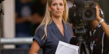 Enorme grote zorgen om Hélène Hendriks na zware operatie