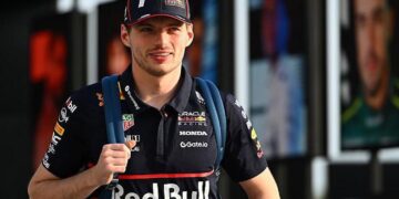 Max Verstappen opnieuw gematst door FIA