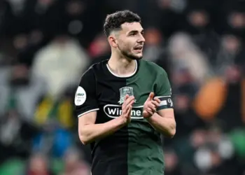 Ajax houdt deur op een kier voor Spertsyan ondanks gevoelige situatie