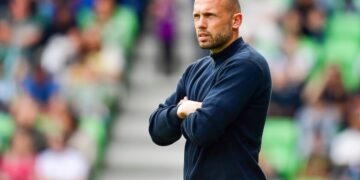 Heitinga in tranen na Ajax bericht