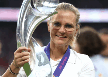 Voetbalwereld in shock Wiegman mogelijk naar topclub bij de mannen